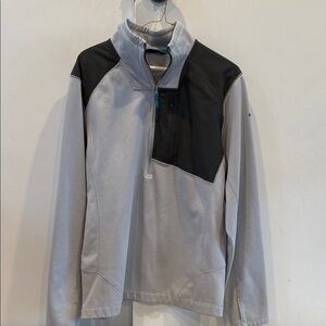 The North Face Men's Light Gray Quarter-Zip with Black Contrast Panel